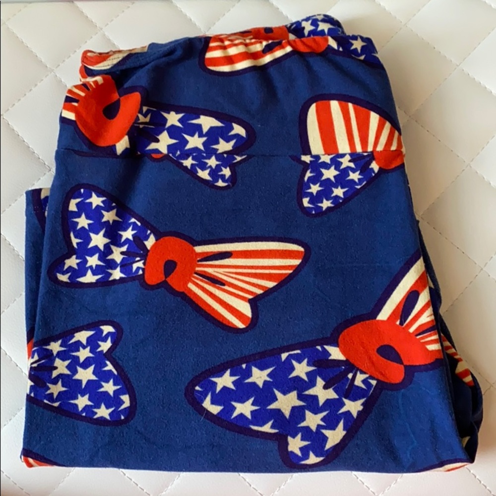 Red white and blue Bow LLR leggings